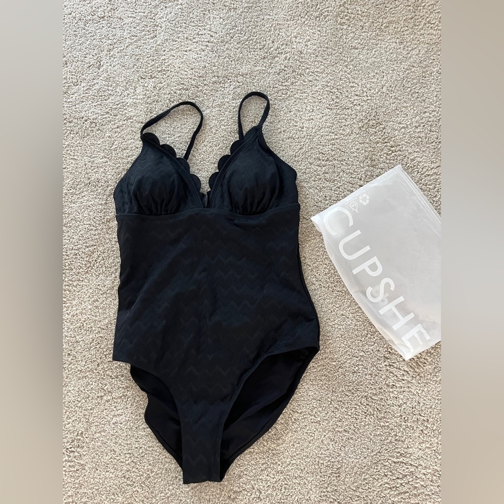 Cupshe Black Jacquard Tummy Control One-Piece